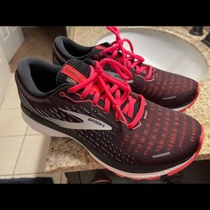Brooks Ghost 13 size 9 women’s running shoes